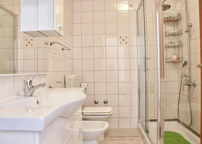 Vabriga Family With Pool Apartament