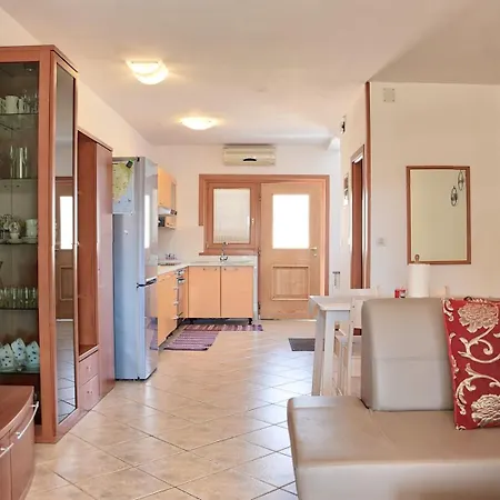 Vabriga Family With Pool Apartment *