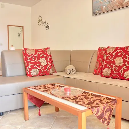 Vabriga Family With Pool Apartment Tar-Vabriga