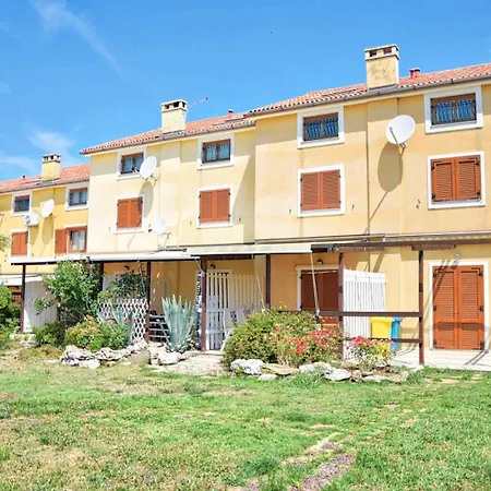 Vabriga Family With Pool